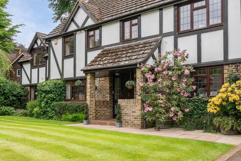 6 bedroom detached house for sale, Beech Holt, Leatherhead, Surrey, KT22