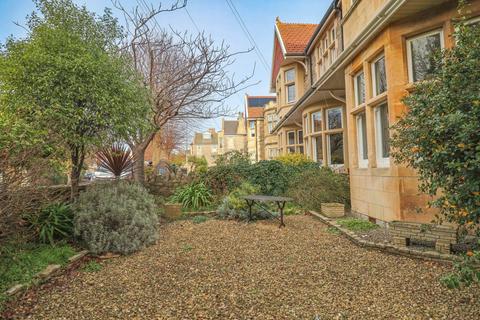 2 bedroom flat for sale, Clarence Grove Road, South Ward - Exceptional Victorian Residence