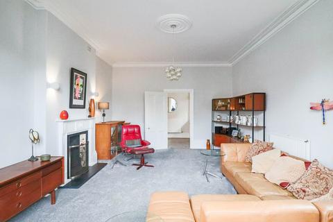 2 bedroom flat for sale, Clarence Grove Road, South Ward - Exceptional Victorian Residence