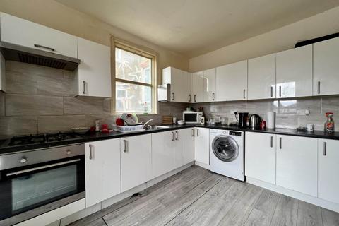 5 bedroom maisonette to rent, Barking Road, East Ham, E6 3BP