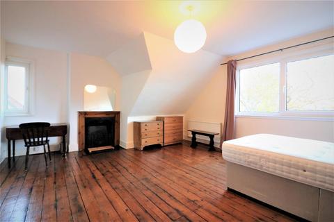 2 bedroom apartment to rent, Glenluce Road, London, SE3