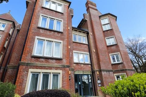 2 bedroom apartment to rent, 37 Brittany Road, St. Leonards-On-Sea