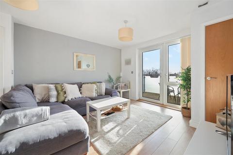 2 bedroom flat for sale, Flowers Close, London NW2