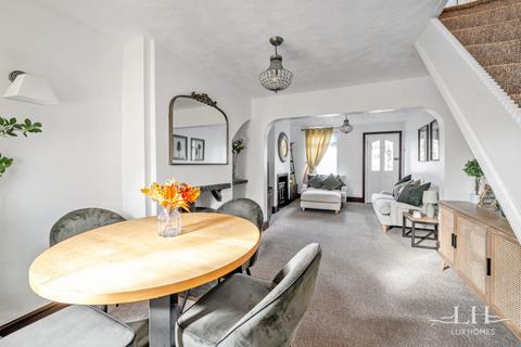 135 Abbs Cross Lane, Hornchurch, RM12 4NA