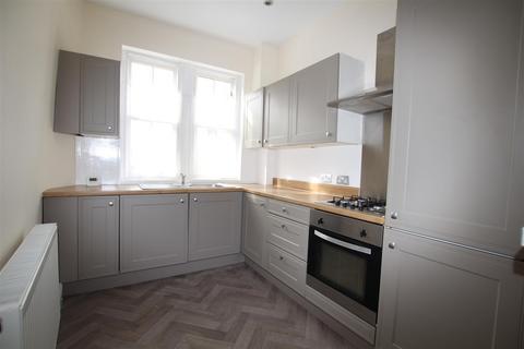 2 bedroom end of terrace house to rent, Market Street, Thornton, Bradford