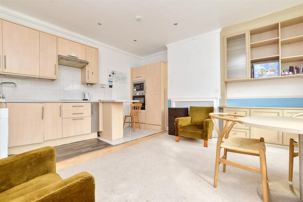 Living Room / Kitchen