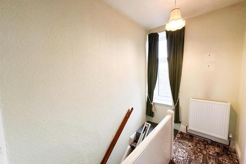 3 bedroom end of terrace house for sale, High Street, Steeton, Keighley