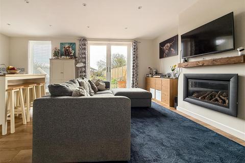 2 bedroom semi-detached house for sale, White Hart Lane, Portchester