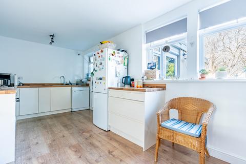 16 Beach Road, Severn Beach, Bristol, BS35 4PF