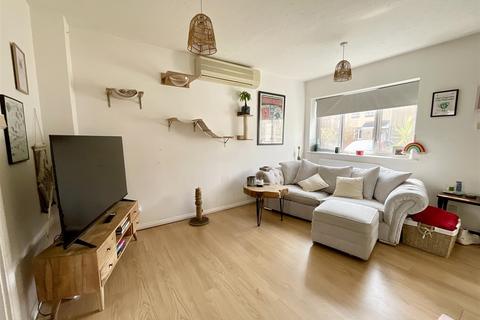 2 bedroom end of terrace house for sale, The Mariners, Llanelli