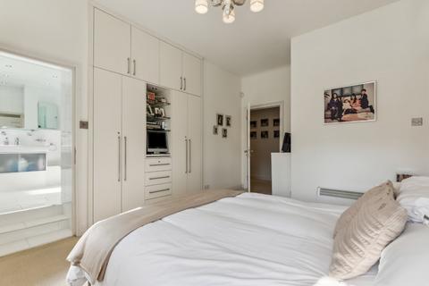 3 bedroom flat for sale, Duchess of Bedfords Walk, London