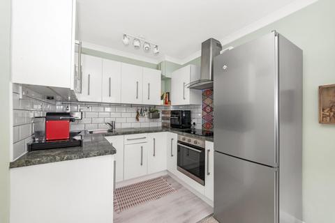 64 Cedar Close, London, SE21 8JF