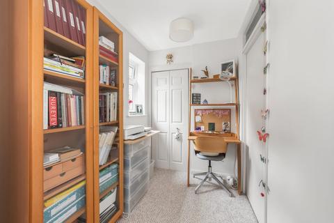 64 Cedar Close, London, SE21 8JF