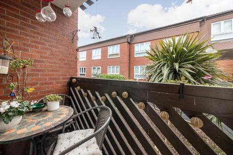 64 Cedar Close, London, SE21 8JF