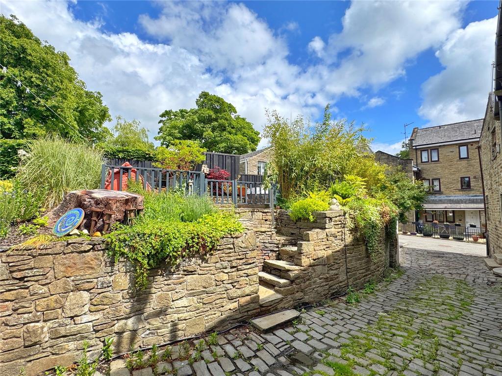 Rear Access/Garden