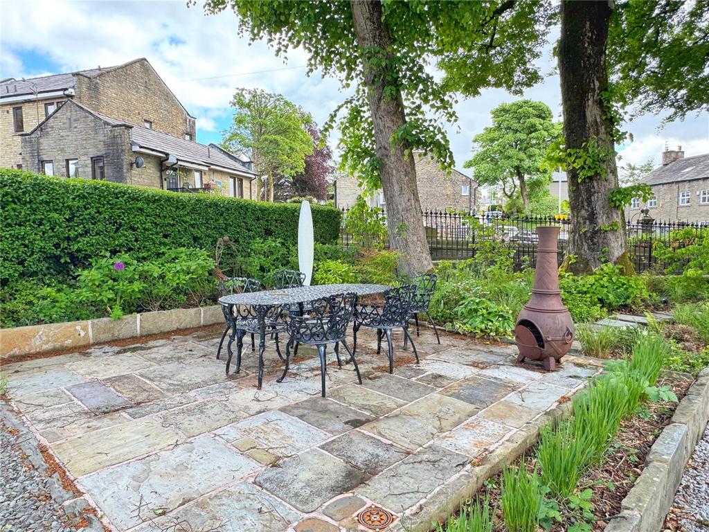 Front Seating Area
