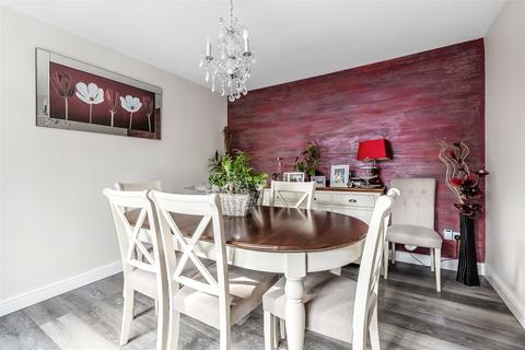 4 bedroom detached house for sale, Kennel Close, Fetcham, Leatherhead, Surrey, KT22
