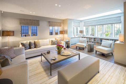 4 Constable Close, London, NW11 6TY