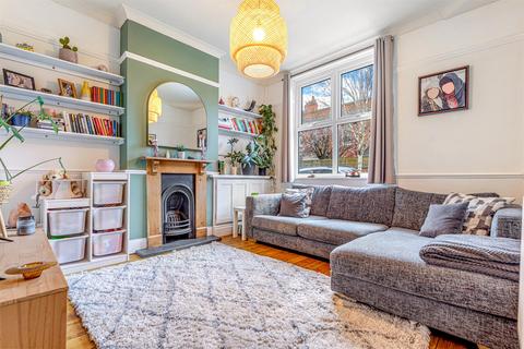 2 bedroom end of terrace house for sale, West Avenue, Leicester