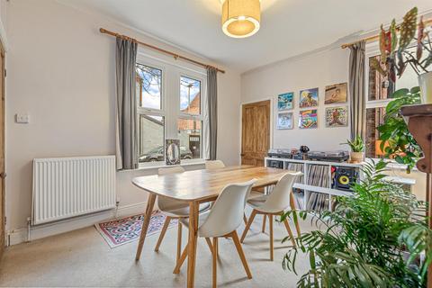 2 bedroom end of terrace house for sale, West Avenue, Leicester