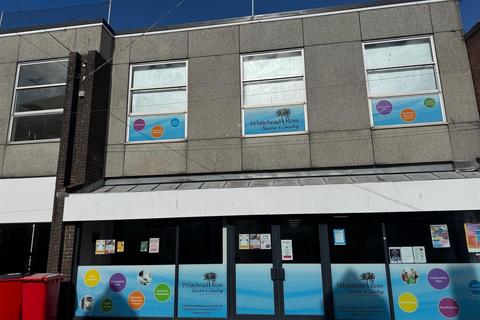 Studio to rent, Bank Street, Newquay TR7