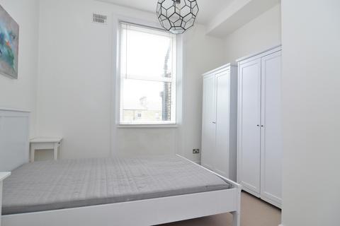 2 bedroom flat to rent, Barons Court Road, London, UK