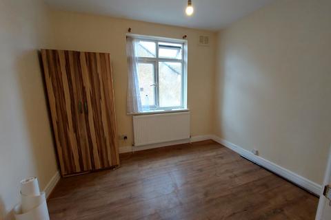 2 bedroom property to rent, Abbey Road, Newbury Park