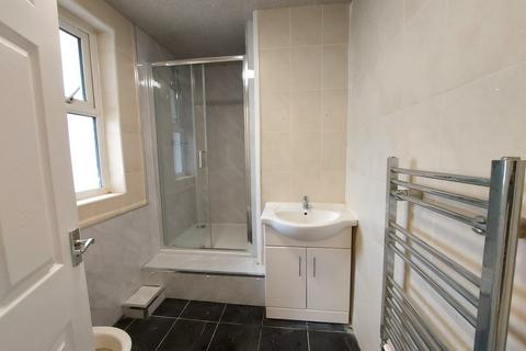 2 bedroom property to rent, Abbey Road, Newbury Park