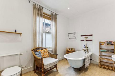 23 Western Gardens, London, W5 3RS
