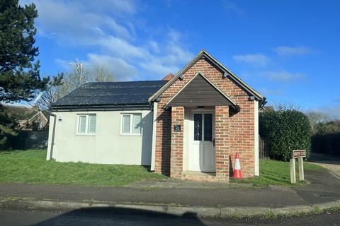 1 bedroom detached bungalow for sale, Steeple Claydon,  Buckinghamshire,  MK18