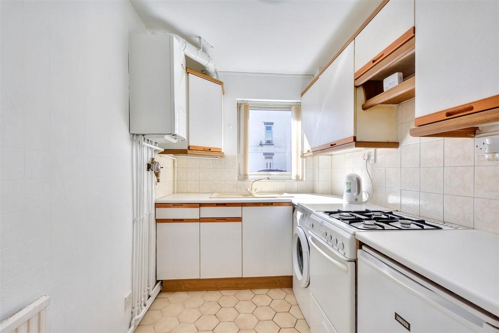 Kitchen 2.jpeg