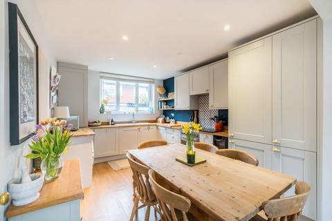 6 Foss Road, London, SW17 0TX