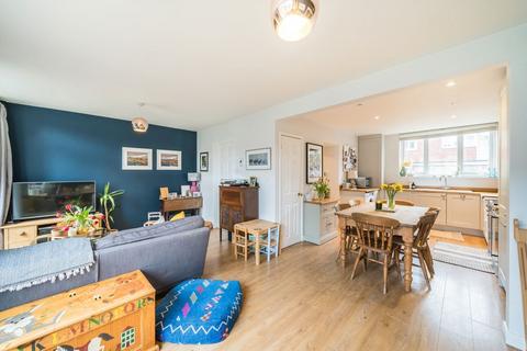 6 Foss Road, London, SW17 0TX