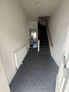 3 bedroom terraced house to rent, Ilford, IG1