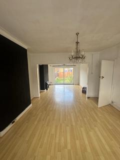 3 bedroom terraced house to rent, Ilford, IG1