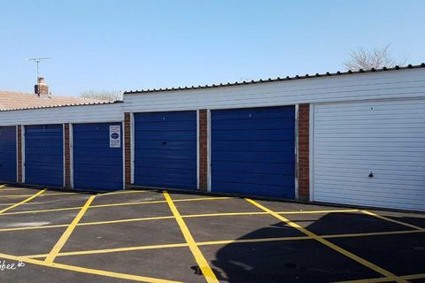 Garage to rent, 24 Ham Close, Marlborough SN8