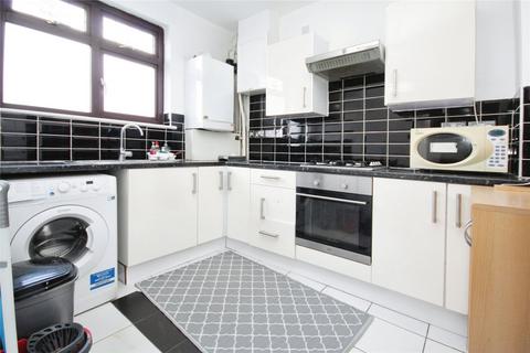 3 bedroom terraced house to rent, Butler Road, Dagenham, RM8