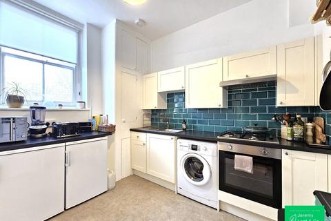 2 bedroom ground floor flat to rent, Fortis Green, London, N2