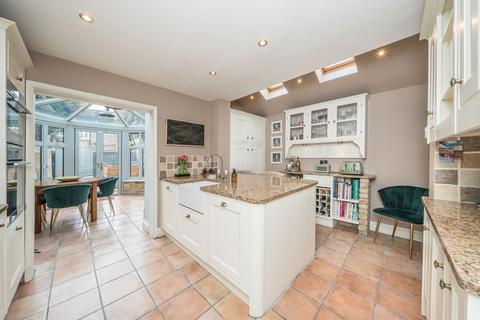 2 bedroom house for sale, Mereway Road, Twickenham TW2