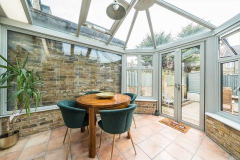 2 bedroom house for sale, Mereway Road, Twickenham TW2