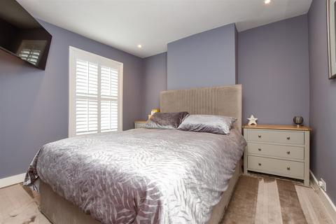 7 Mark Street, Reigate, RH2 0BL