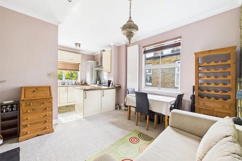 2 bedroom maisonette to rent, Kenley Road, St Margarets