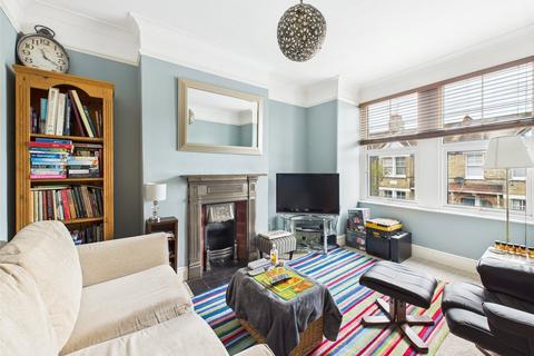 2 bedroom maisonette to rent, Kenley Road, St Margarets