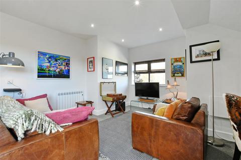 2 bedroom penthouse for sale, Graham Point, 405 Fulwood Road, Sheffield