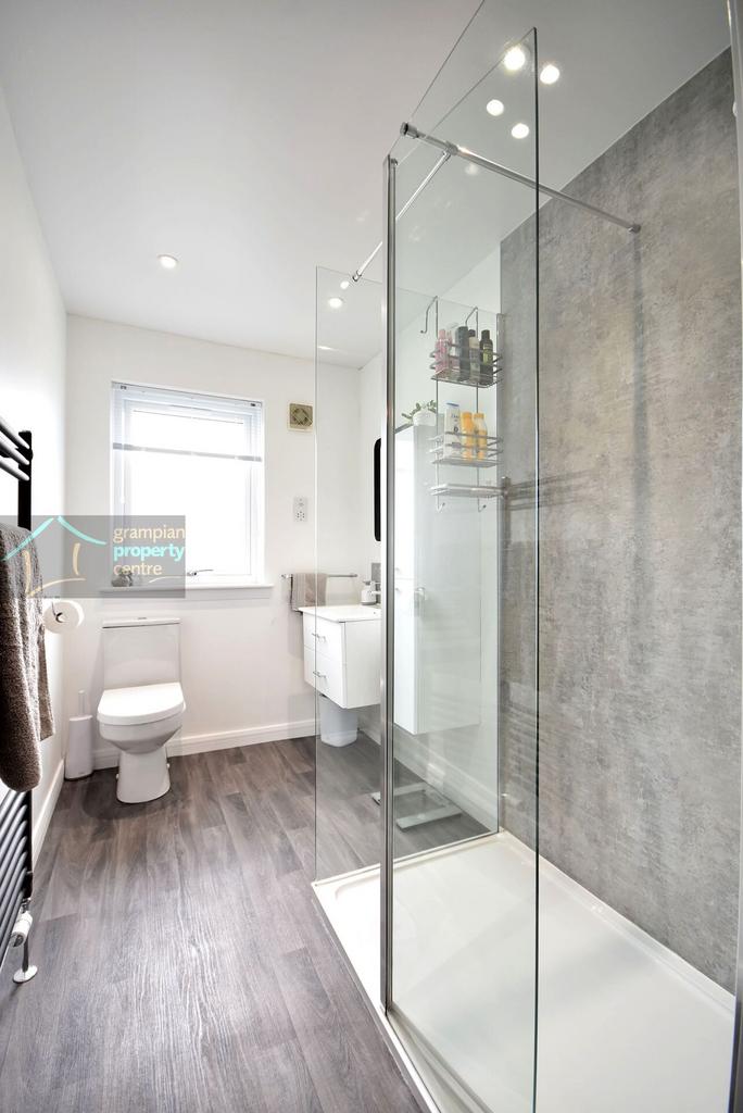 Shower room .JPG