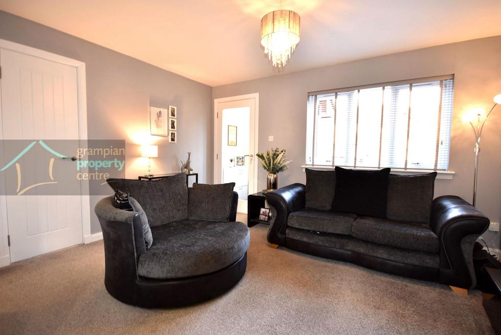Lounge 3.JPG