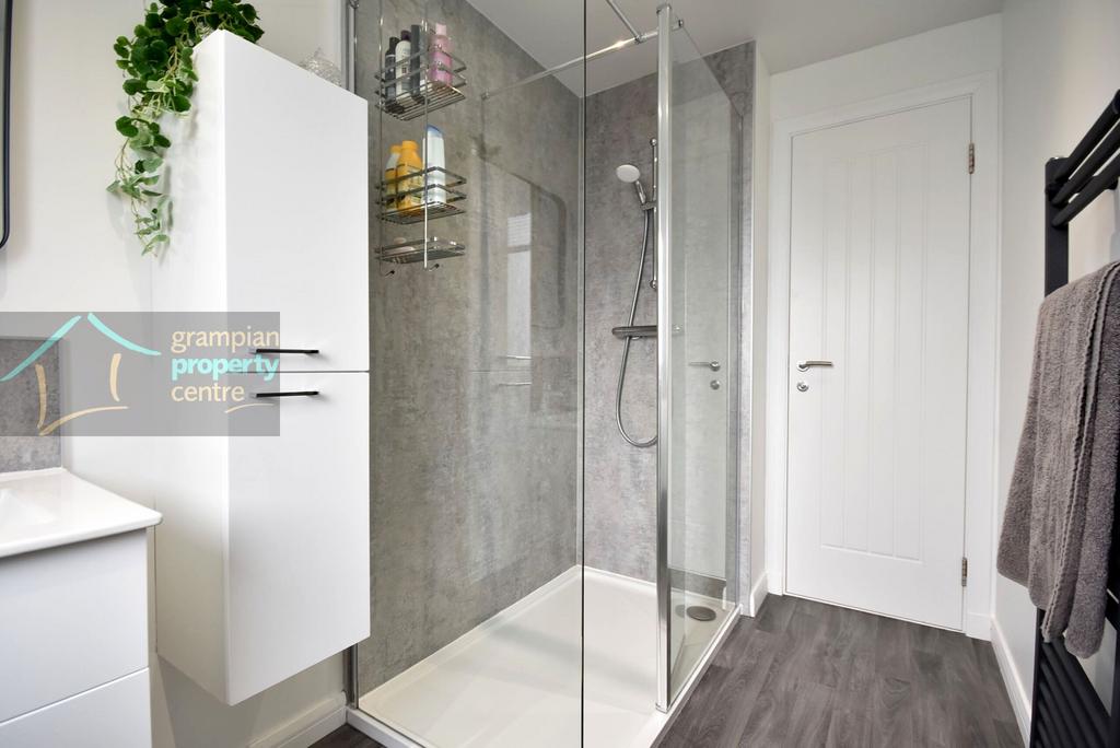 Shower oom 3.JPG