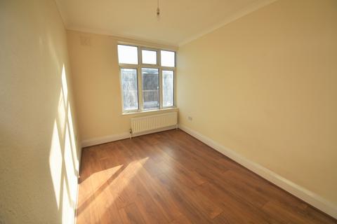 4 bedroom flat to rent, Eltham High Street London SE9