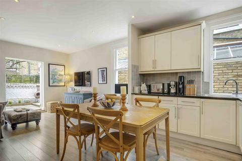 2 bedroom maisonette for sale, Wardo Ave, London