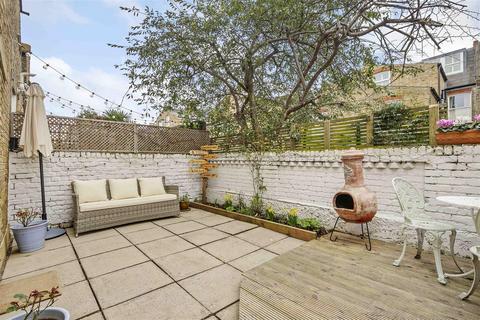 2 bedroom maisonette for sale, Wardo Ave, London